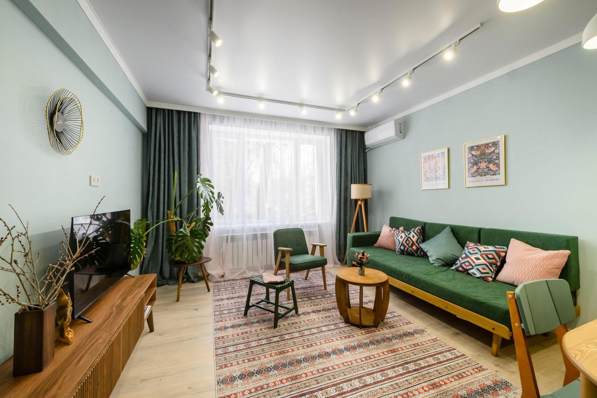 Mid-Century Charm Apartments В Центре Алматы Exterior photo