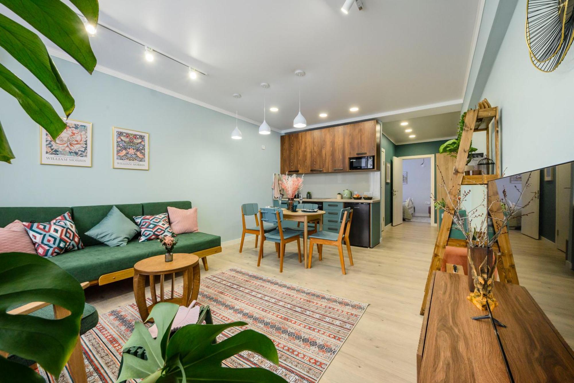 Mid-Century Charm Apartments В Центре Алматы Exterior photo