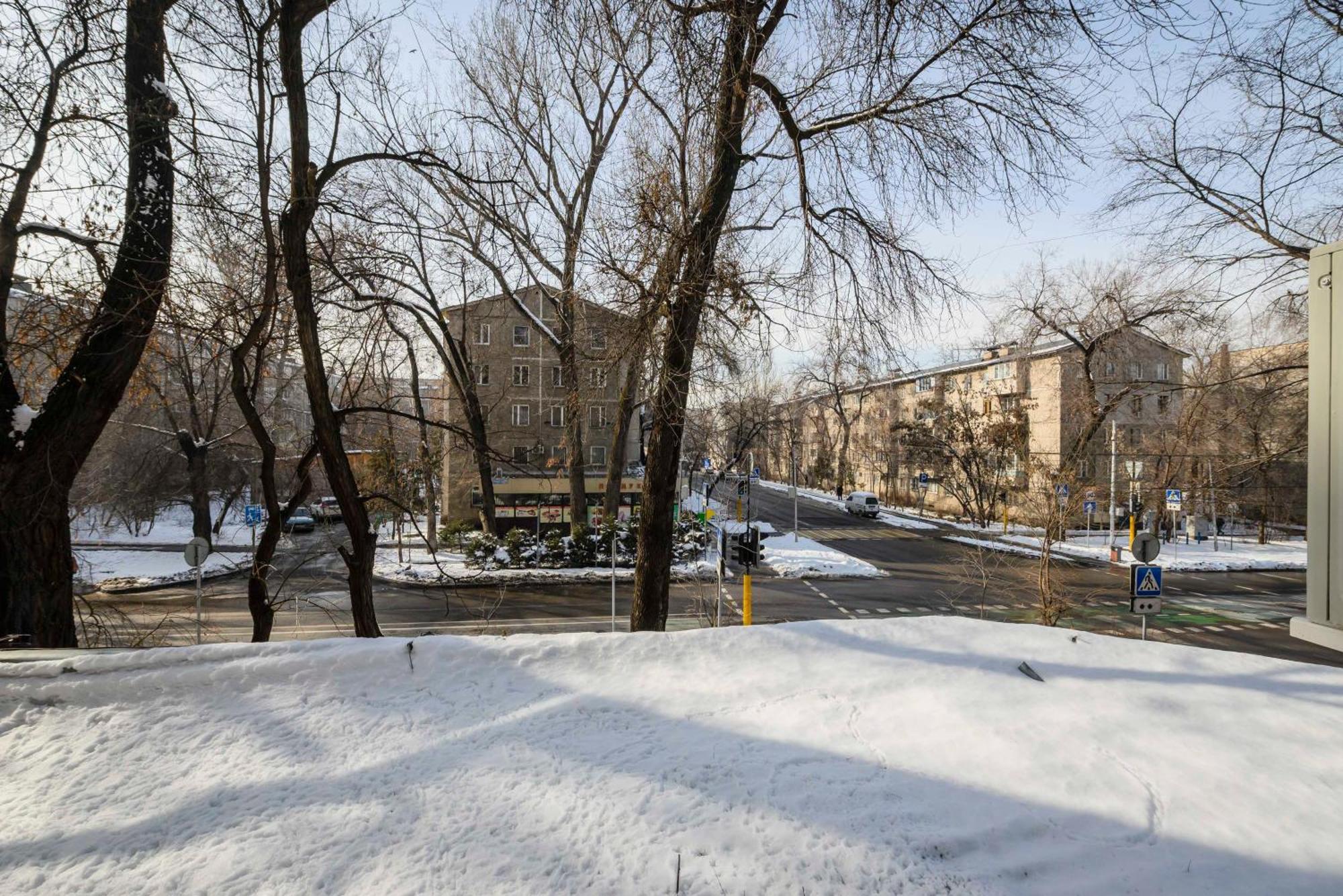 Mid-Century Charm Apartments В Центре Алматы Exterior photo